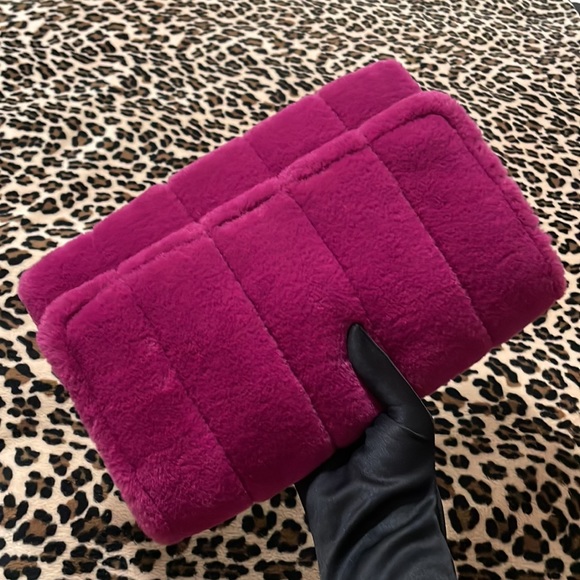 Faux Furry Purple Clutch 💜Wristlet Bag Purse Pink Fushia Color Y2K Fashion Boho - Picture 4 of 17